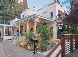 Isabella Bar