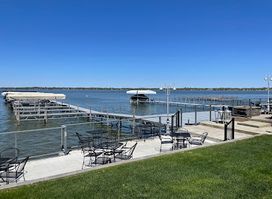 Lakeside Landing Kitchen + Bar