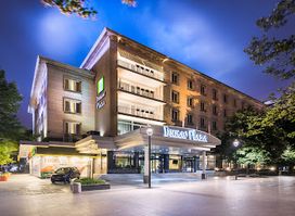 Danube Plaza Hotel