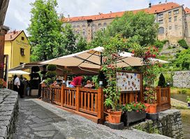 LEYLARIA Hotel a Restaurace