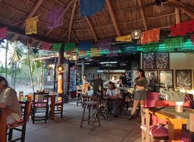 La Isla Restaurant Bar