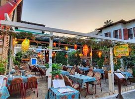 Cinarlar pizza Garden restaurant