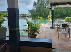 Le Marlin Restaurant powered by Vero's Catering