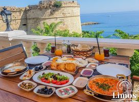 Limos Restaurant / Cafe / Bar