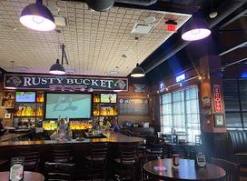 Rusty Bucket Restaurant and Tavern