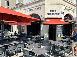 LE PASS' PORT, BAR, BRASSERIE, CREPERIE, GLACIER, COCKTAILS, PETITS DEJEUNER.......