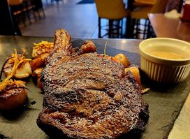 The 411 Restaurant and Lounge