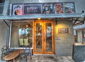 elegant Coffee Club & garden restaurant