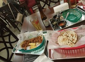 La Hacienda - Cocina al Carbón