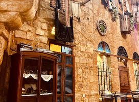 Akra - Koura Square