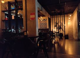 Tides Café & Bistro