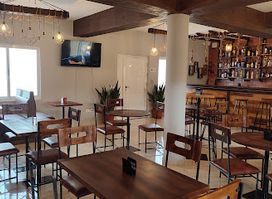 Rusticus Lounge Bar & Fast Food