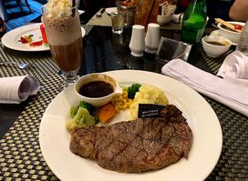 Sky Line - Lounge & Exclusive Dining
