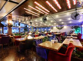 FLZ Cafe & Restaurant