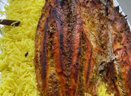 بيع وشوي الاسماك واللحوم الطازجة