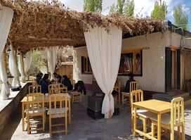 NAMZA DINING