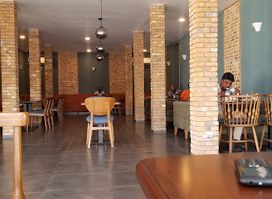 Cafe Shires