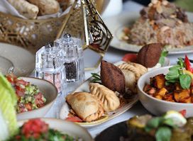 BRUNCH & LUNCH