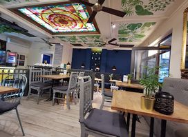 Phuket - Thai Food & Bar