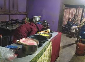 Fresh Hot MoMo Station