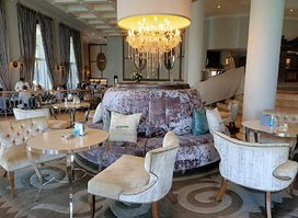 Brasserie Chic