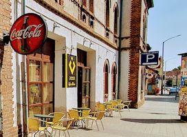 Noon Baghi Cafe & Restaurant