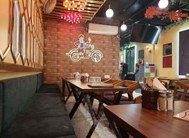Khadak Singh Da Dhaba - Saket Nagar