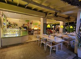 Lemoni Café and Restaurant