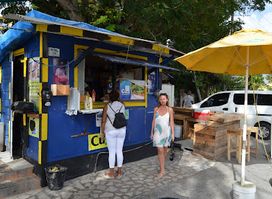 Cuzz's Fish Stand