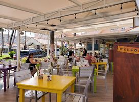 Dushi Bagels & Burgers