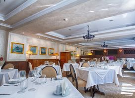 Four Seasons Restaurant
