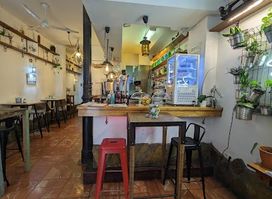Santa y pura Vegan Bar