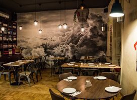 La Nube Tapas & Wine Restaurant