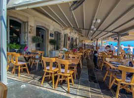 Arismari, Cretan Creative Cuisine - Αρισμαρί, Από Την Κρητική Γη