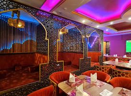 Food House Restaurant & Loungue