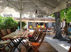 Maláta kézműves sör- és grill kert