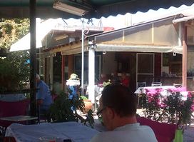 ΟΥΖΕΡΙ ΤΑΒΕΡΝΑ - Restaurant / Greek Tavern
