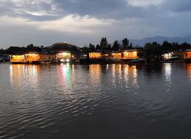 Bistro Boulevard by Pincer Foods - Best Restaurant in Srinagar| Top Restaurant in Srinagar