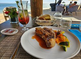 Coquillages Restaurant & Bar
