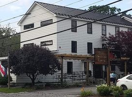 Peter Christian's Tavern