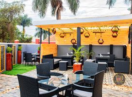 D'ghazebo Wine and Dine