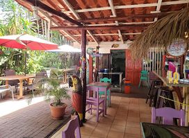 Aloha beach front Bar and Restaurant Jacó