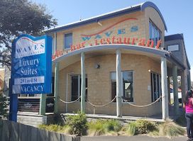 Waves Cafe, Bar and Restaurant