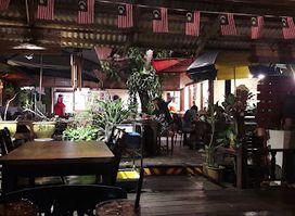 Aunty Aini's Garden Cafe