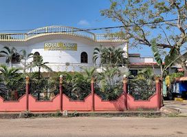 Royal Garden Guest House & Restaurant