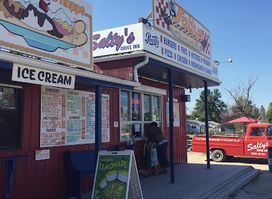 Salty's Drive Inn