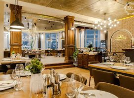 Sky View Hotel & Restaurant