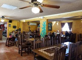 La Nueva Casita Café