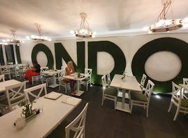 London Restaurant | Billiards & Darts Café