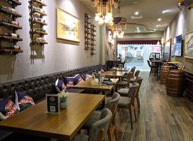 OLD PLANE LOUNGE & BISTRO